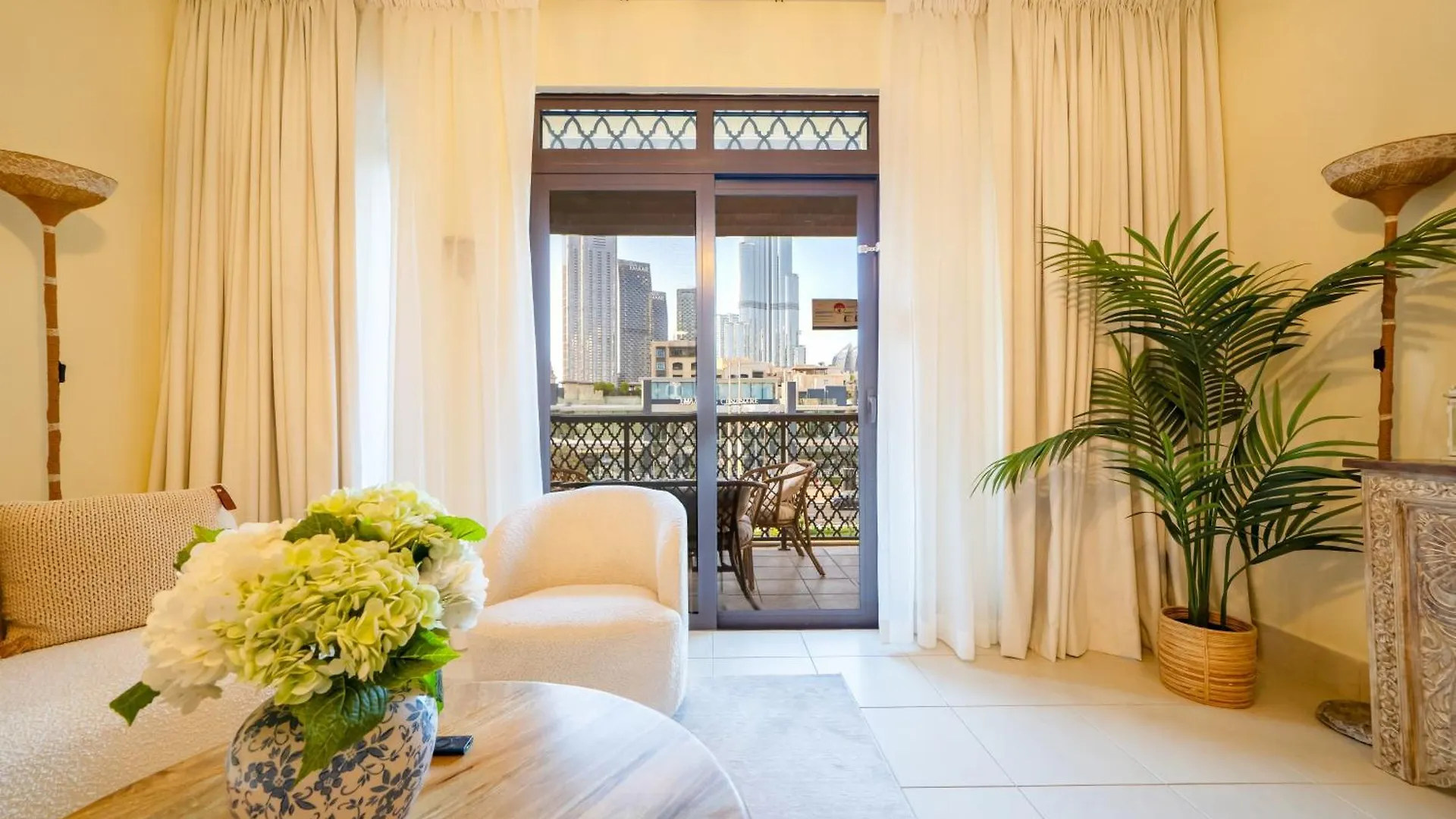 Newarabian Yasoon1 2Br Downtown Apartment Dubai